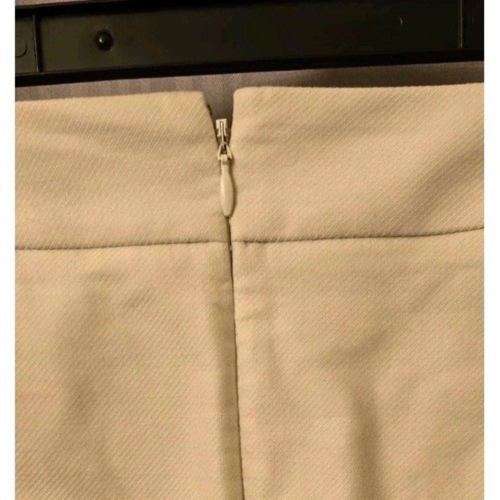J. Crew The Pencil Skirt‎ Size 6 Ivory 100% Cotton Knee Length Pockets